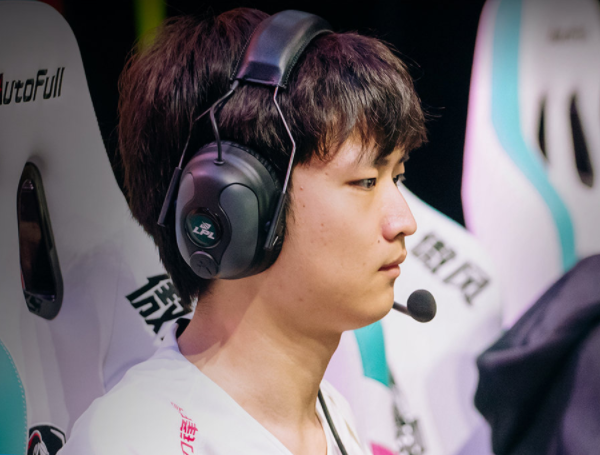 包含FNC绝杀HKA,Meiko开启传奇时刻鏖战多局淘汰赛,锁定晋级资格的词条 包含FNC绝杀HKA,Meiko开启传奇时刻鏖战多局淘汰赛,锁定晋级资格的词条