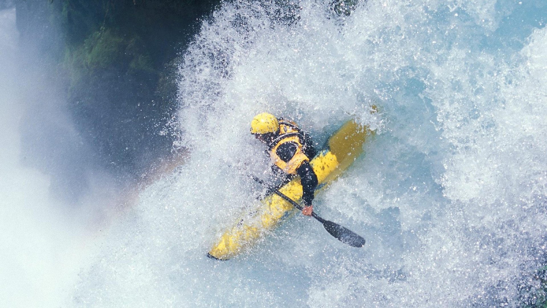跨界之王！足球门将奥纳纳率队问鼎NBA总冠军，这夜体育史被改写